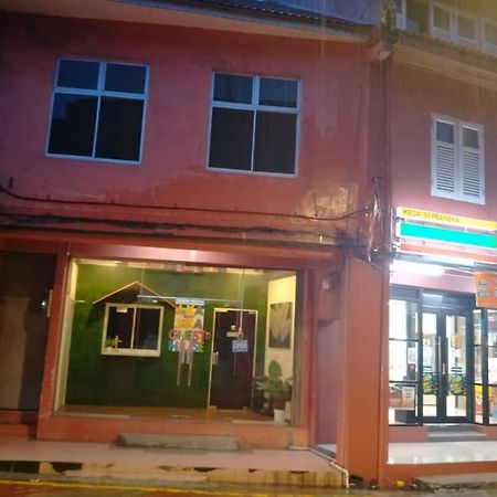 Joka-Joka Guesthouse Malacca Exteriör bild